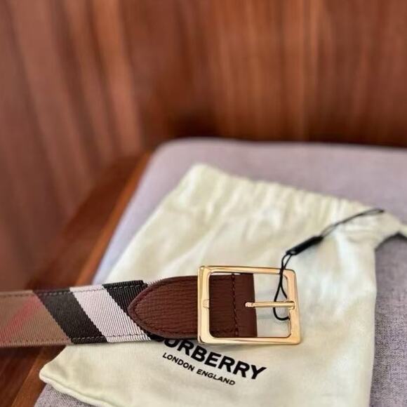 Burberry women’s classic check, print belt leather and fabric 80cm - Picture 2 of 5